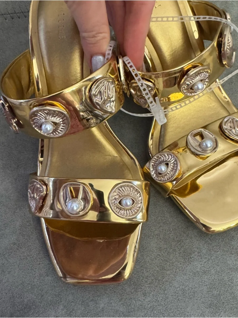 NWT Gianni Bini Penei Metallic Pearl Ornament
Detail Slide Sandals Sz 7 - Picture 7 of 8